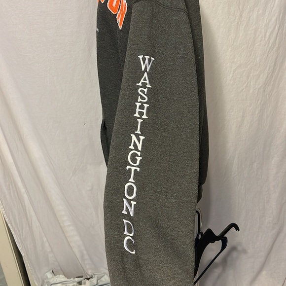 A nice hoodie from Washington DC the capital size is XL color is gray - Picture 4 of 7